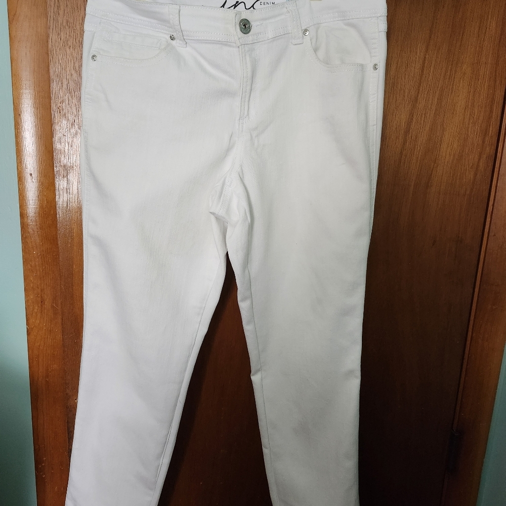 I.N.C Women's White Jeans, SIZE 12.